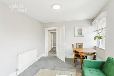 Flat Wheatcroft Court in Greater London