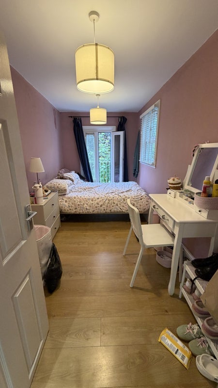 Room Northchurch Road in Greater London