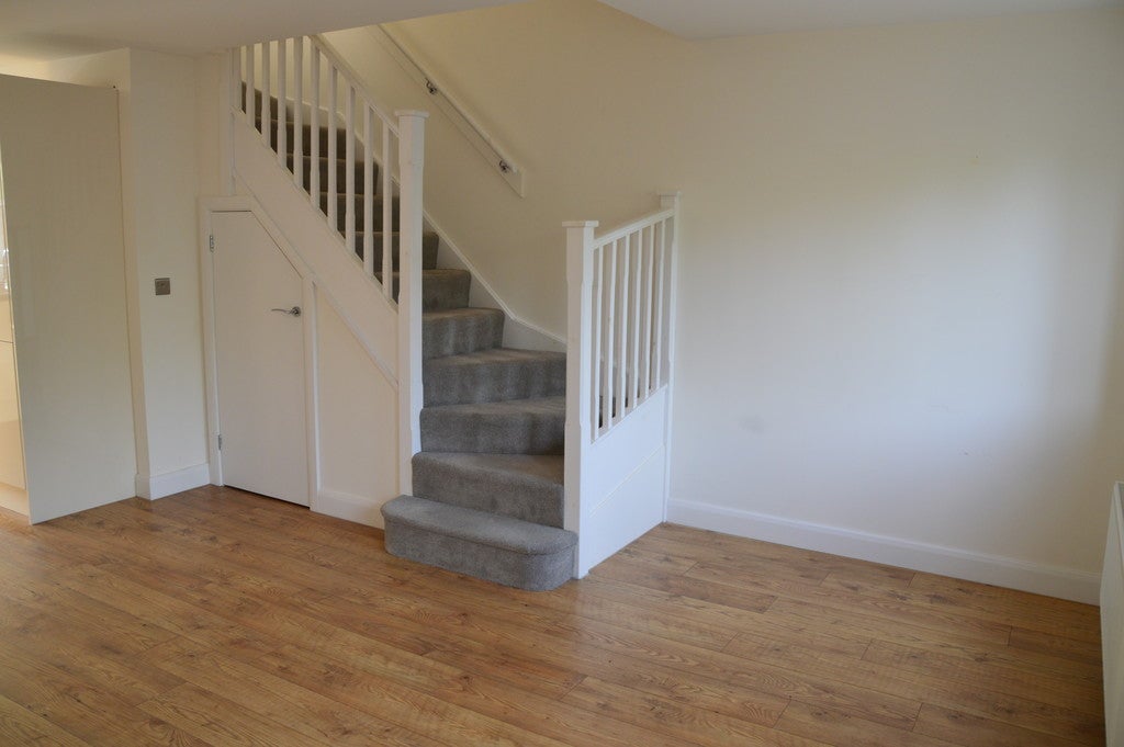 Flat Farm Close in Westbury