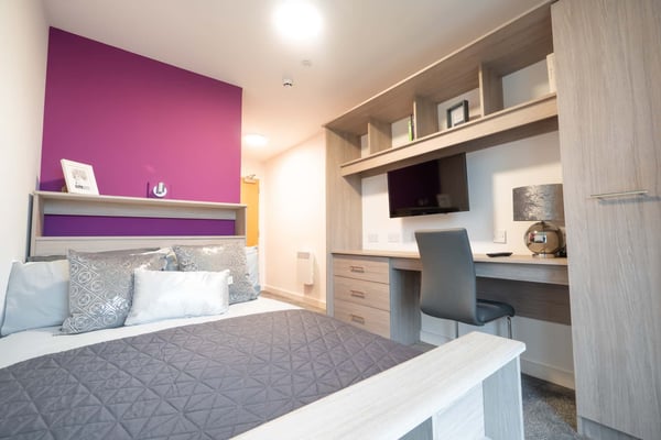 Room Shaw Street in Liverpool