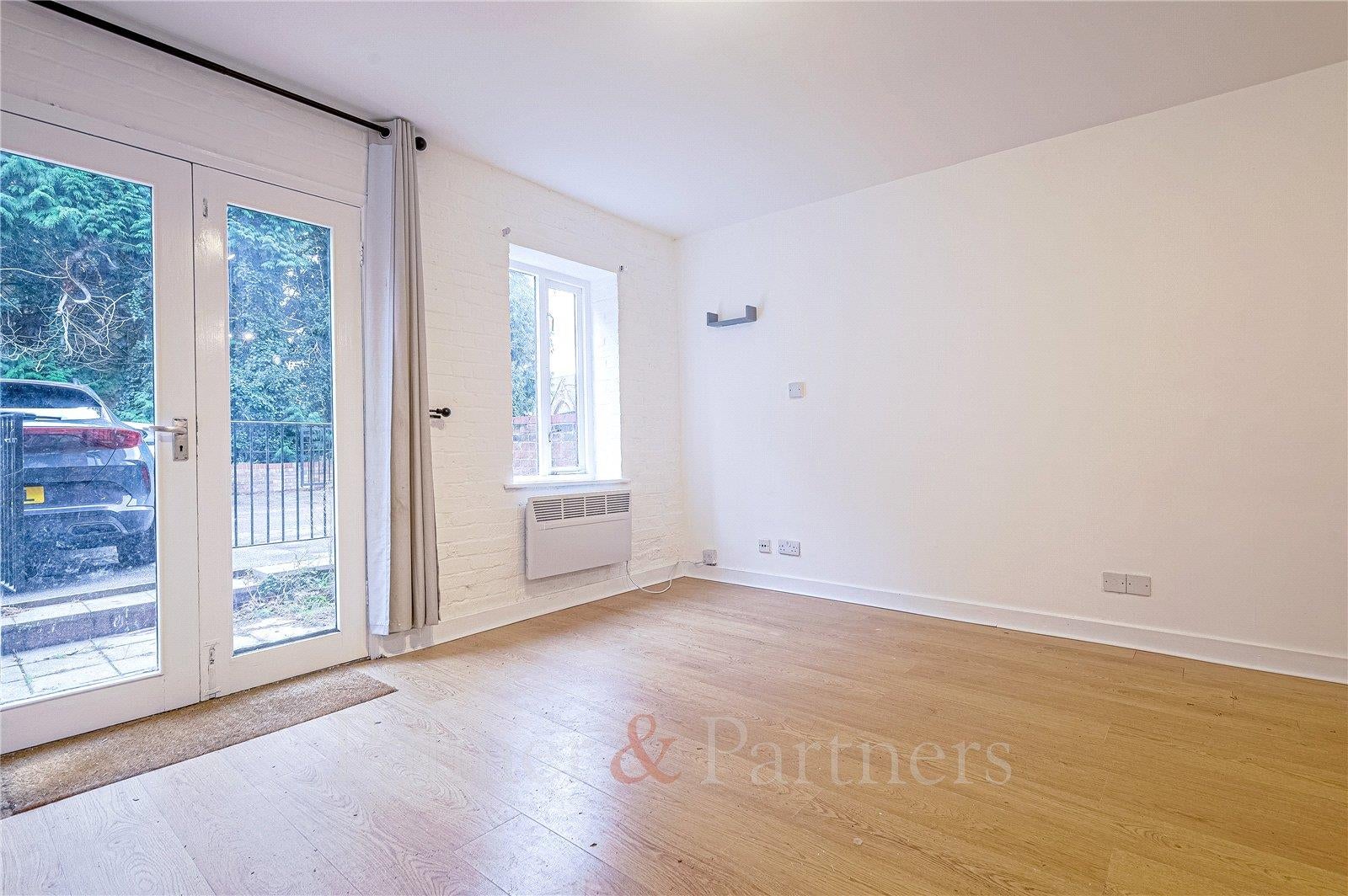 Flat Woodbridge Road in Ipswich