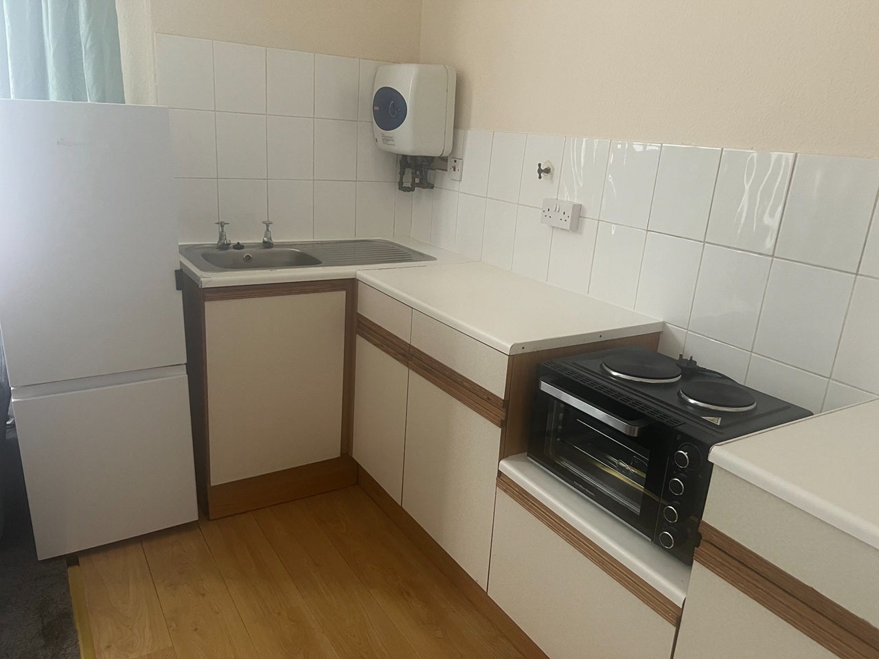 Room Parkside Road in Greater London