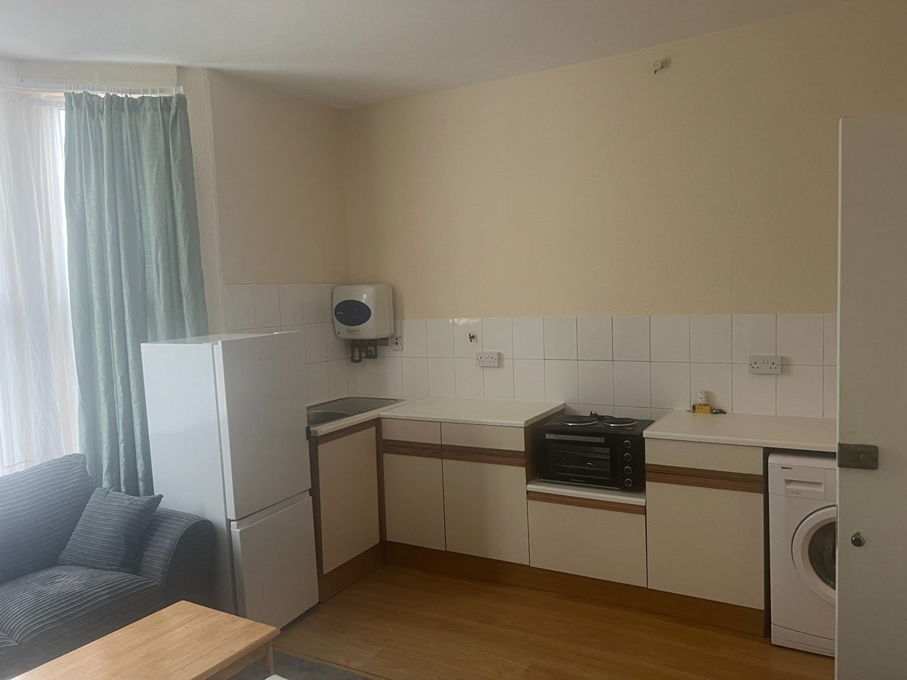 Room Parkside Road in Greater London