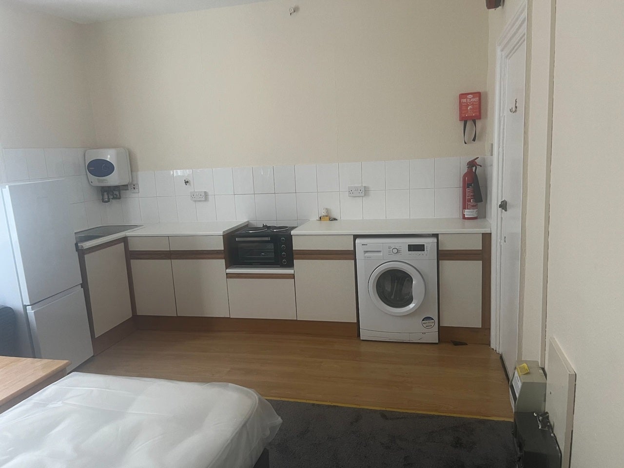 Room Parkside Road in Greater London