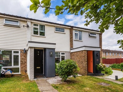 House Avondale Close in Reigate and Banstead