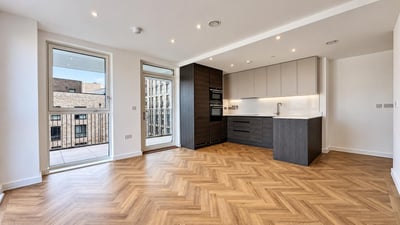 Flat Denmark Road in Greater London
