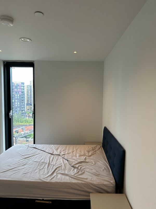 Room Aspin Lane in Manchester