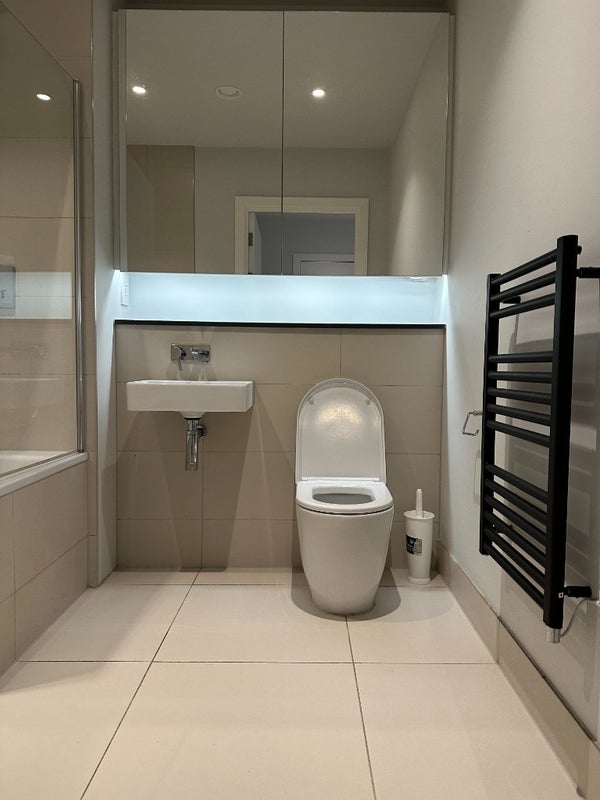 Room Aspin Lane in Manchester