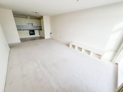 Flat Victoria Avenue in London