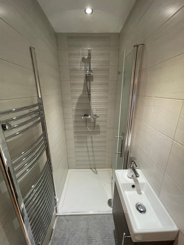 Room Beverley Mews in Crawley