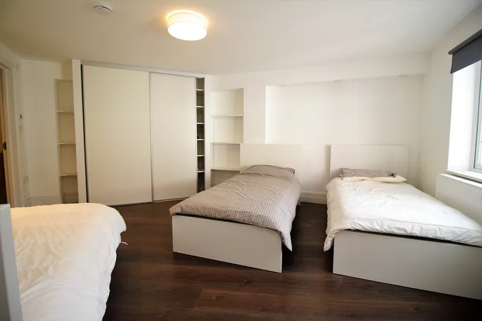 Flat Wendover Road in Greater London
