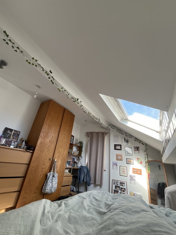 Room Headingley Avenue in Leeds