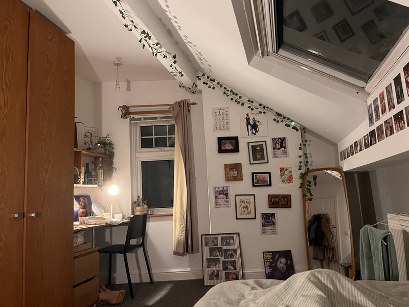 Room Headingley Avenue in Leeds