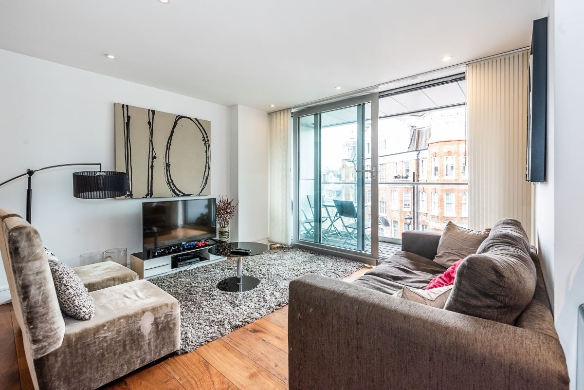 Flat Rochester Row in City of Westminster