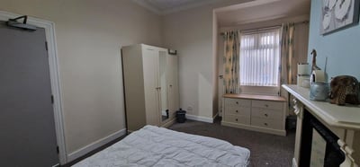 Room Hedon Road in Hull