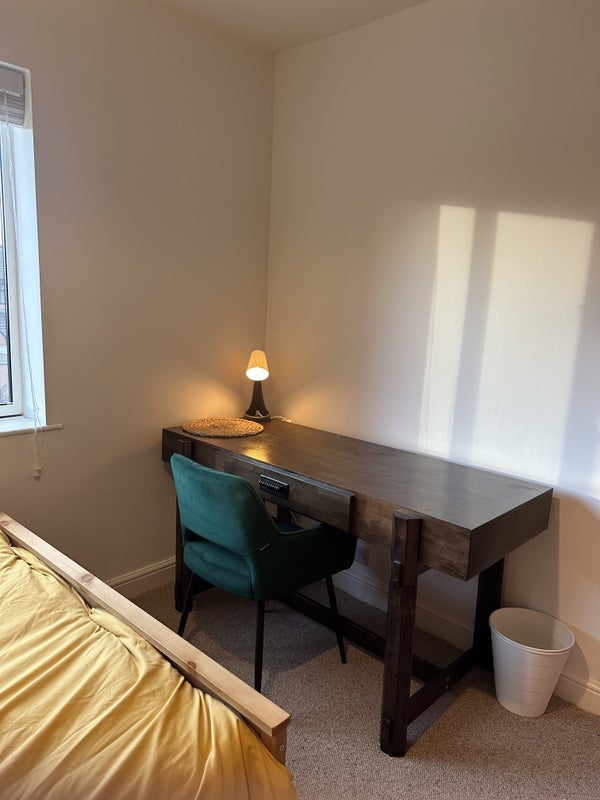 Room Chestnut Drive in Preston
