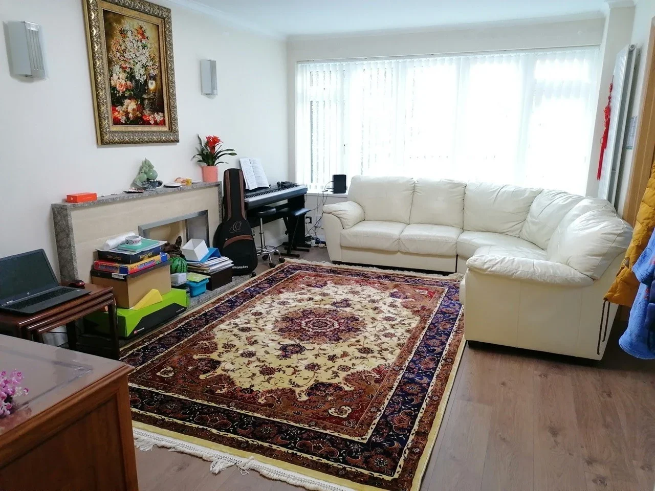 House Thatcham Gardens in Greater London