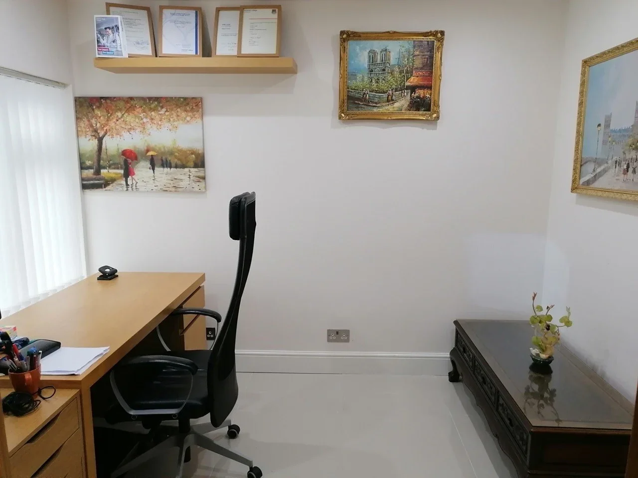 House Thatcham Gardens in Greater London