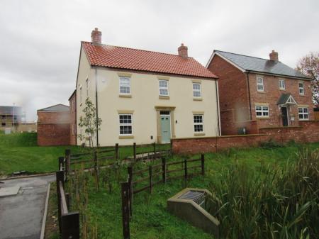 Flat Eastfield Road in East Lindsey
