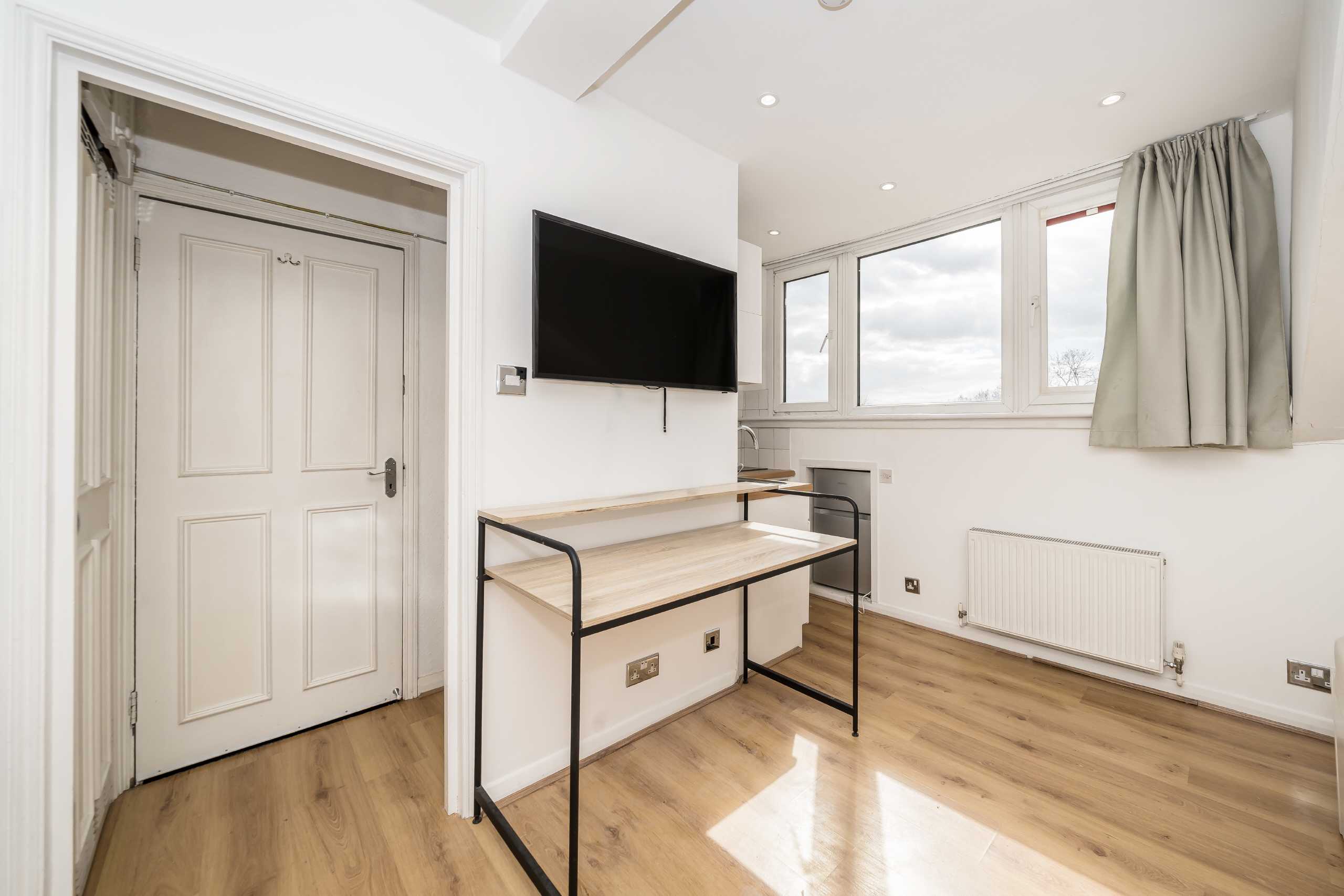 Flat Elsham Road in Greater London