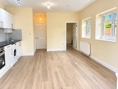 House Gold Lane in Greater London