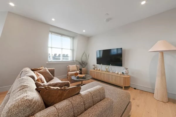 Flat Camden High Street in Greater London