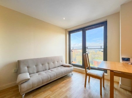 Flat South Accommodation Road in Leeds