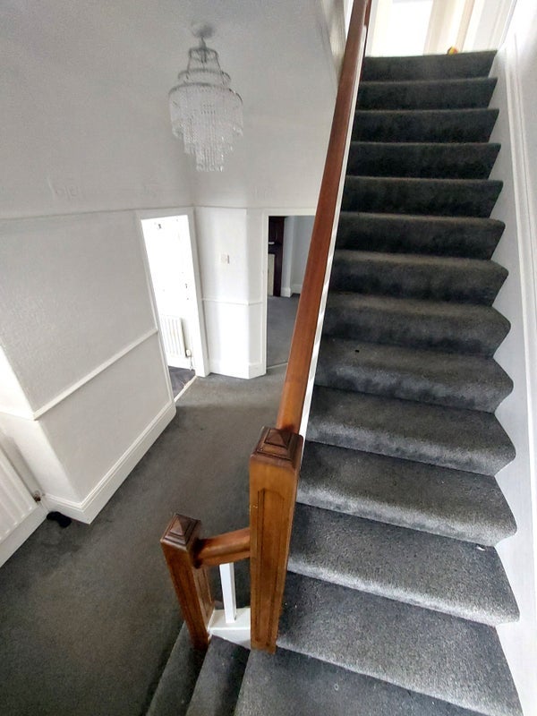 Room Dodworth Road in Barnsley