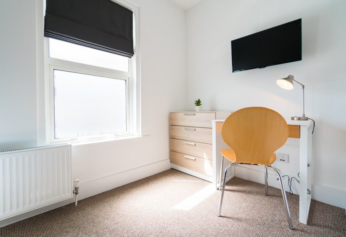 Room Curzon Street in Reading