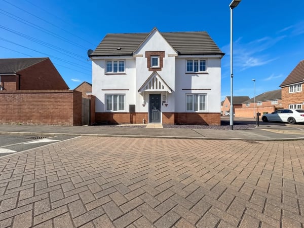 House Pochins Bridge Road in Oadby and Wigston