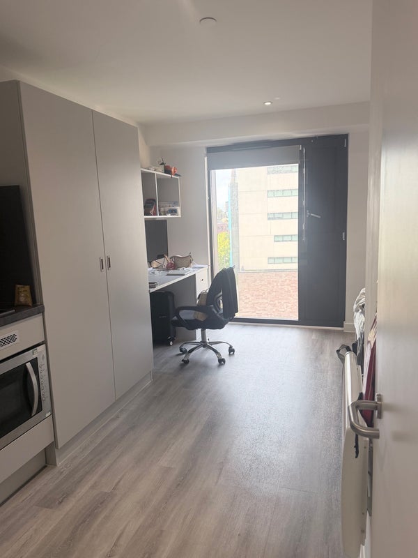 Flat Parkside in Coventry