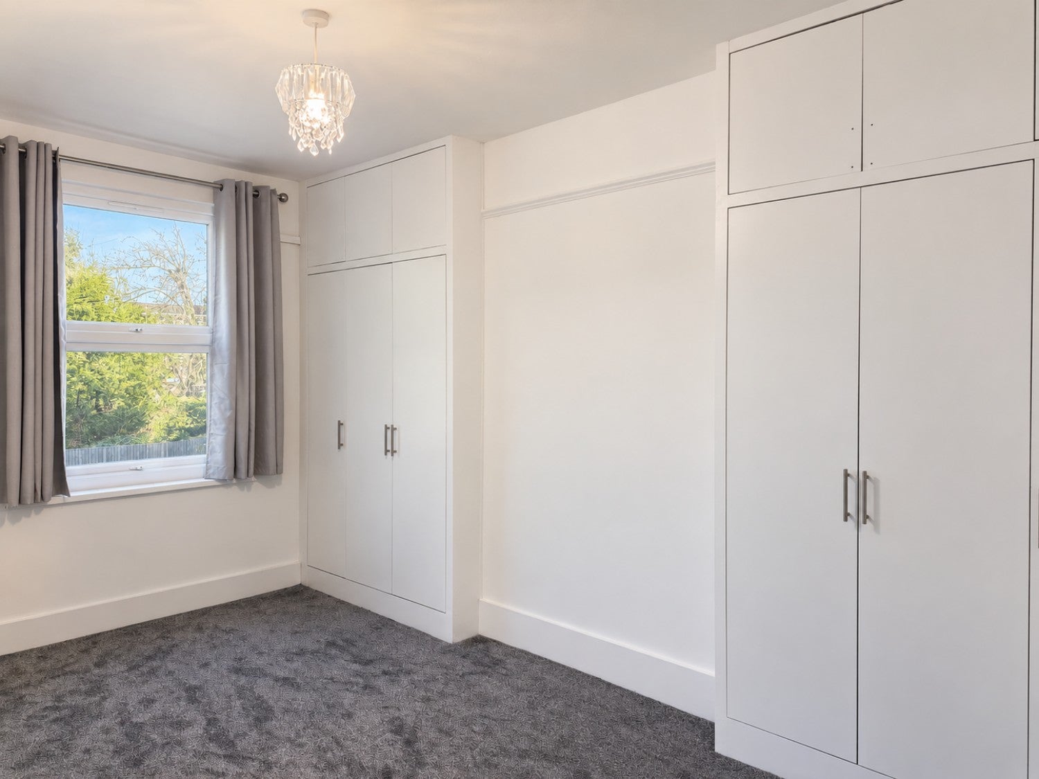 Flat Warrington Road in Greater London