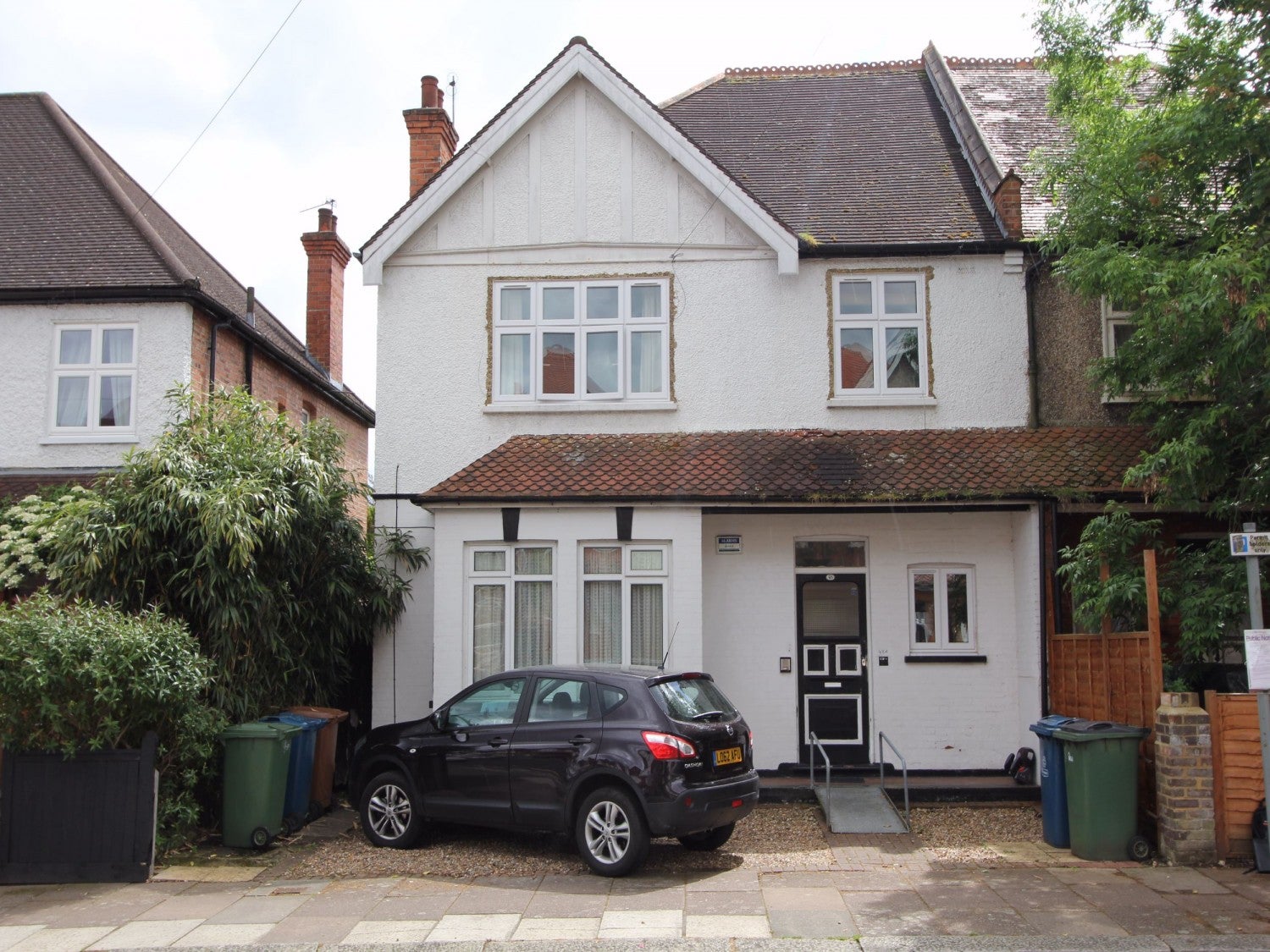 Flat Warrington Road in Greater London