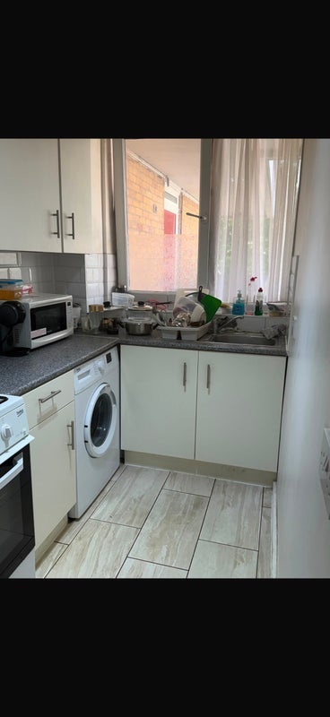 Room Ernest Street in Greater London