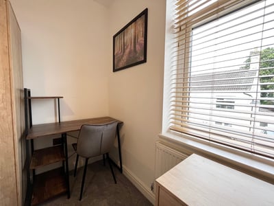 Room St Margarets Road in Peterborough