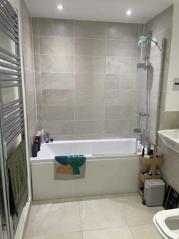 Flat Blyth Road in Greater London