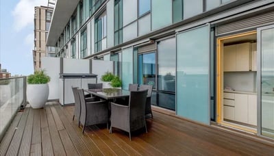 Flat Merchant Square in London