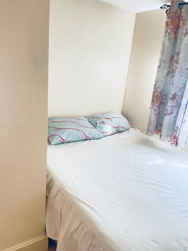 Room Wrottesley Road in Greater London
