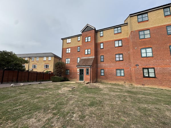 Flat Hodson Place in Greater London