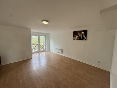 Flat Hodson Place in Greater London