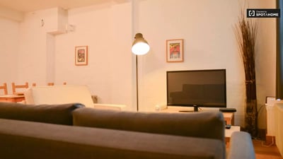 Flat Delancey Street in Greater London