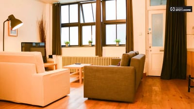 Flat Delancey Street in Greater London