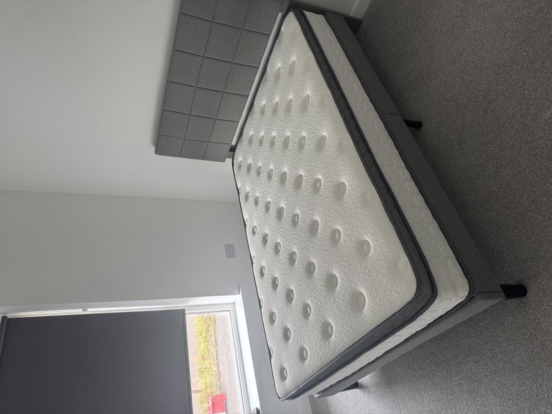 Room Sighthill Circus in Glasgow
