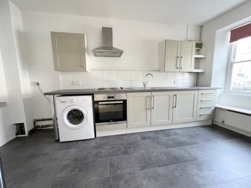 House Thomas Crewe Close in Brackley