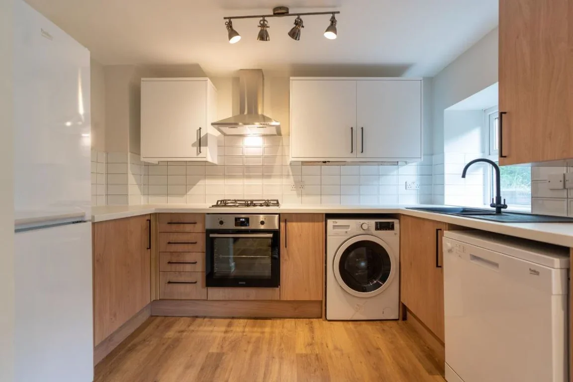 Flat Jesmond Road in Newcastle upon Tyne