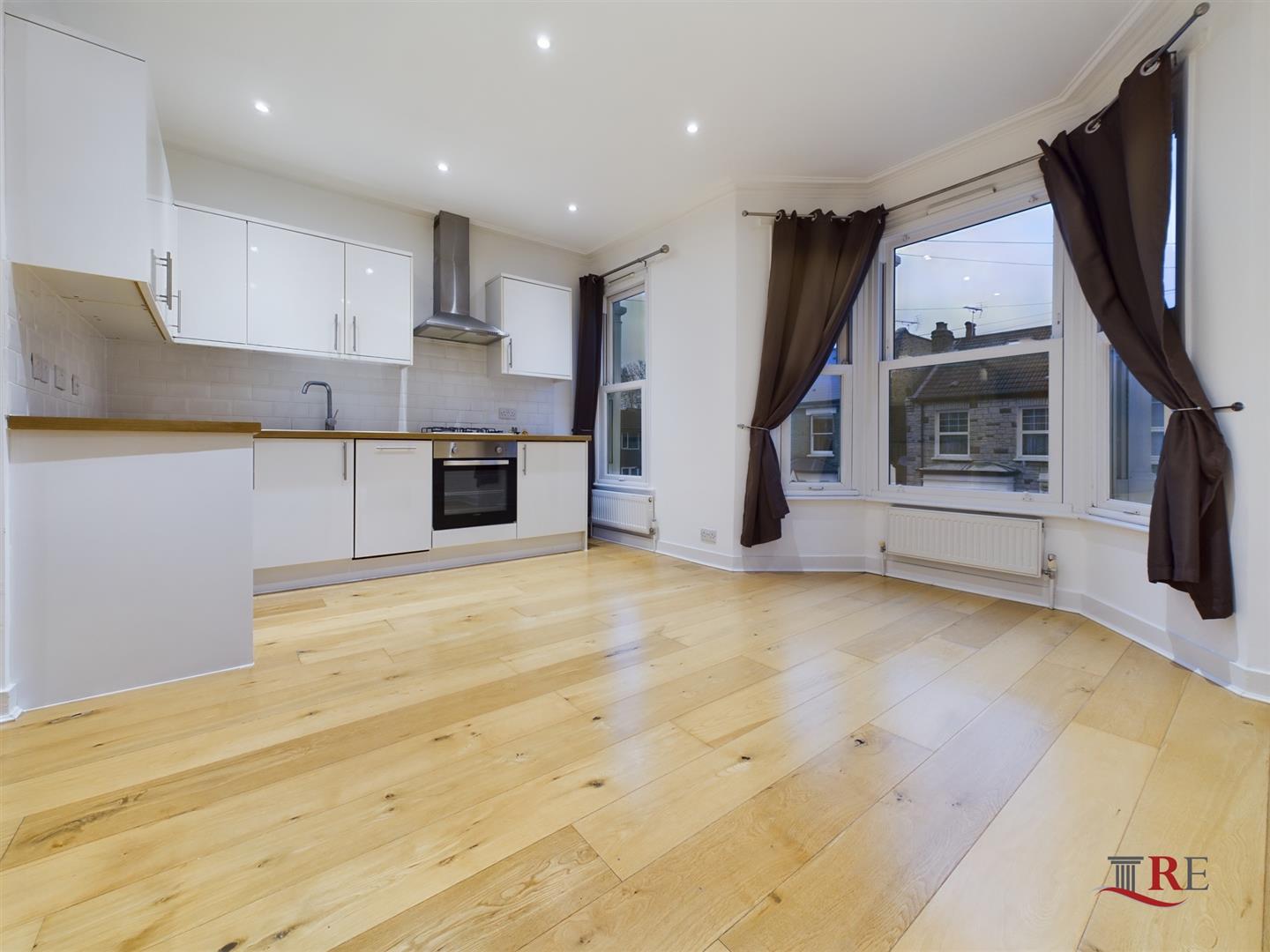 Flat Goodson Road in Greater London