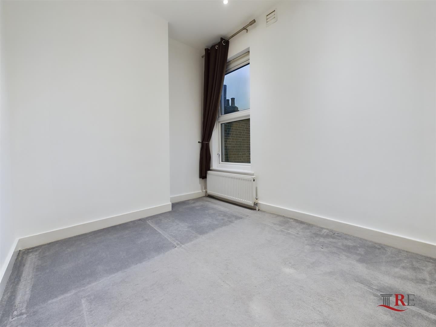 Flat Goodson Road in Greater London