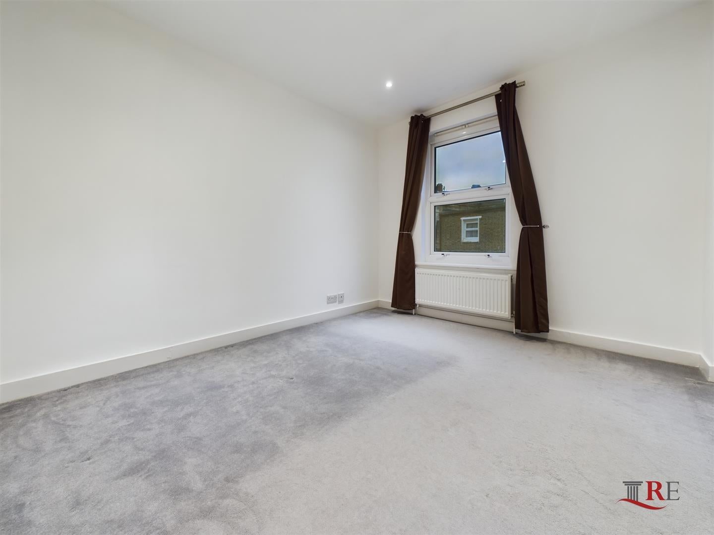 Flat Goodson Road in Greater London