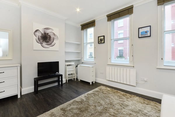 Flat Barrett Street in City of Westminster