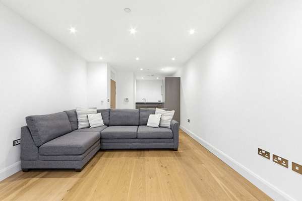 Flat Barry Blandford Way in Greater London